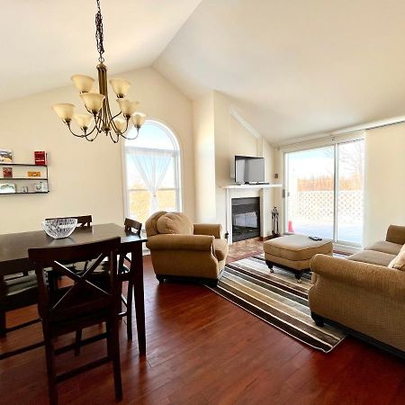Chaleureux Condo A Magog Εξωτερικό φωτογραφία