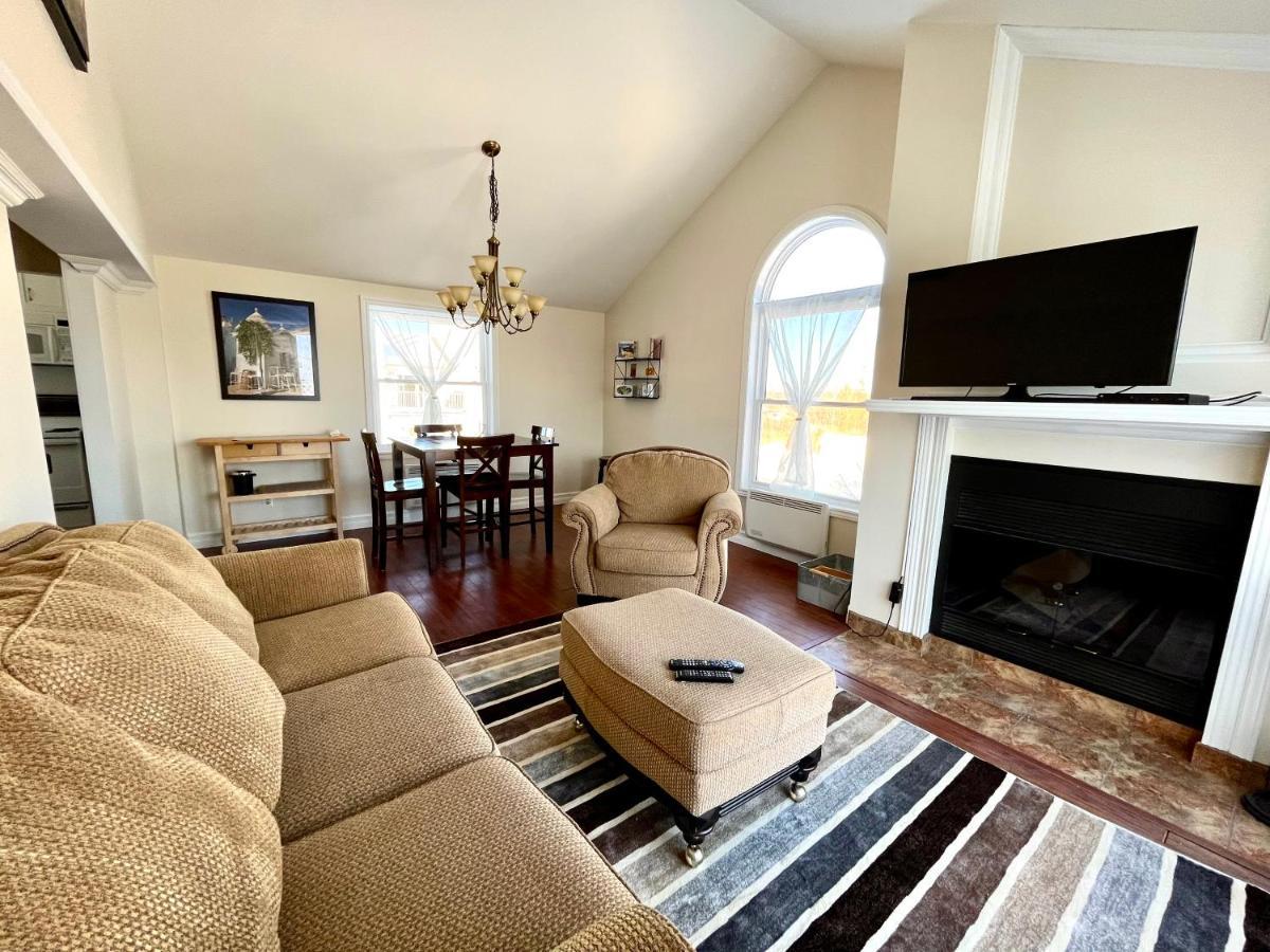 Chaleureux Condo A Magog Εξωτερικό φωτογραφία